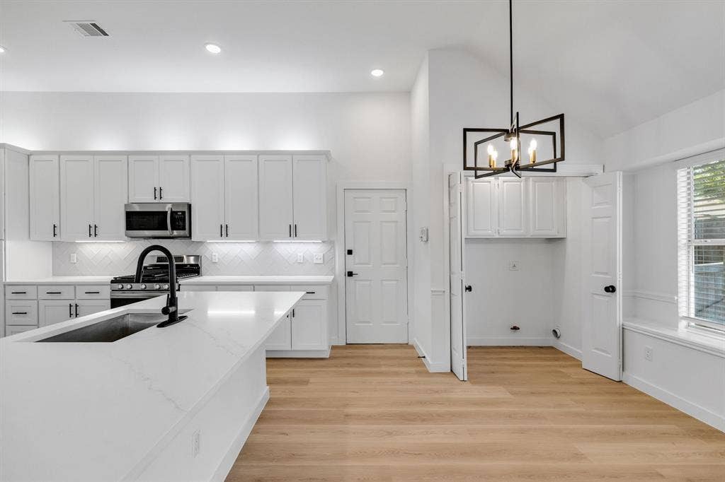 910 Blackstone Drive, Allen, TX 75002 910 Blackstone Drive, Allen, TX 75002
