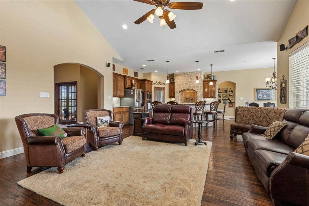 4035 Beaver Trail, Celina, TX 75009 4035 Beaver Trail, Celina, TX 75009