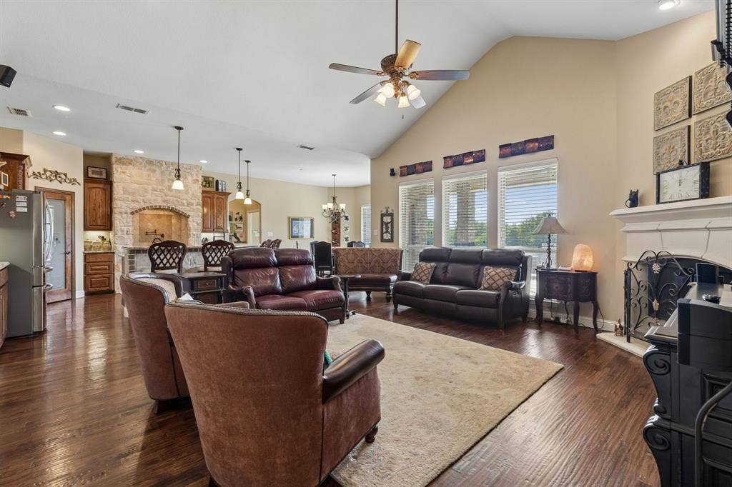 4035 Beaver Trail, Celina, TX 75009 4035 Beaver Trail, Celina, TX 75009