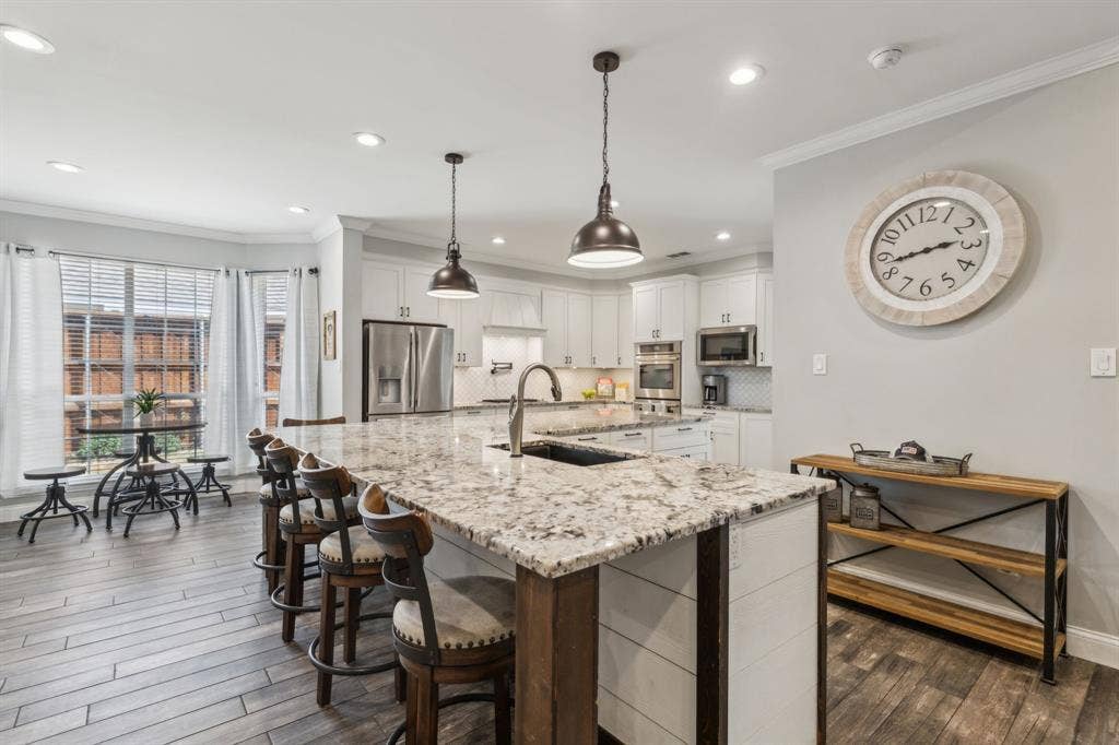 4597 Old Pond Drive, Plano, TX 75024 4597 Old Pond Drive, Plano, TX 75024