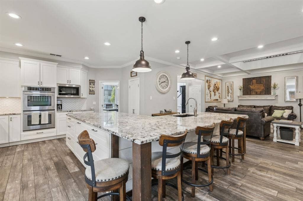 4597 Old Pond Drive, Plano, TX 75024 4597 Old Pond Drive, Plano, TX 75024