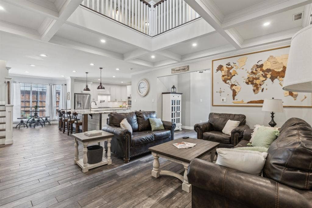4597 Old Pond Drive, Plano, TX 75024 4597 Old Pond Drive, Plano, TX 75024