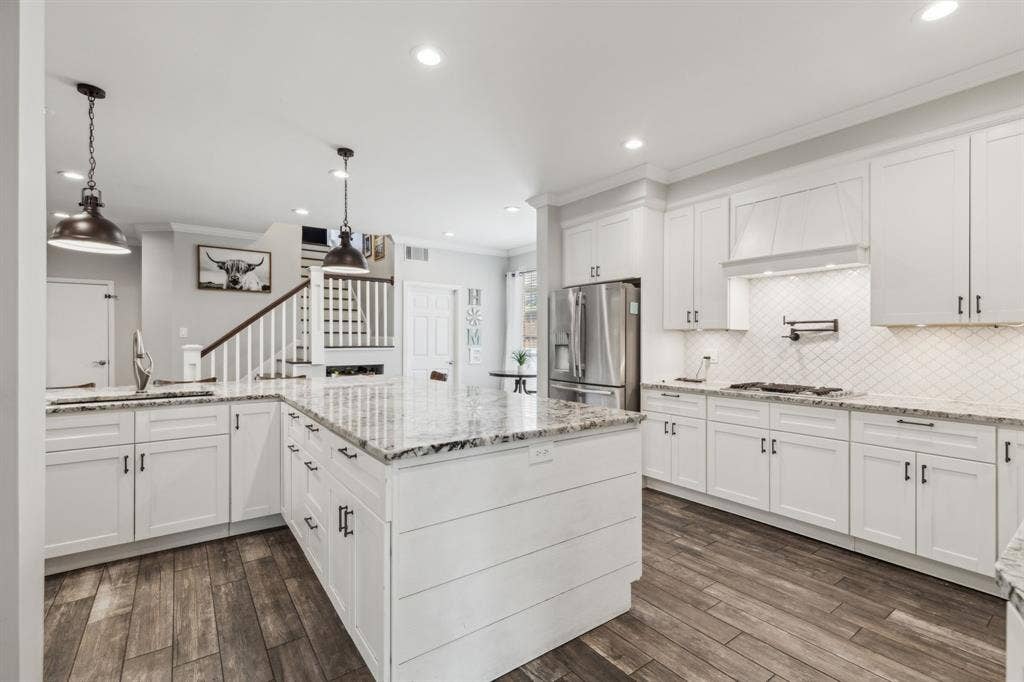 4597 Old Pond Drive, Plano, TX 75024 4597 Old Pond Drive, Plano, TX 75024