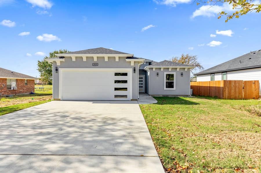 Property photo for 315 Windjammer Road, Gun Barrel City, TX