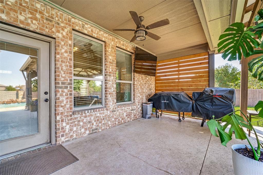 863 Mccall Drive, Fate, TX 75087 Covered Patio