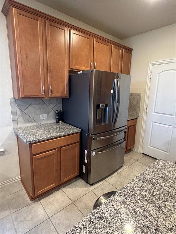 Beautiful counters and plenty of cabinet space.