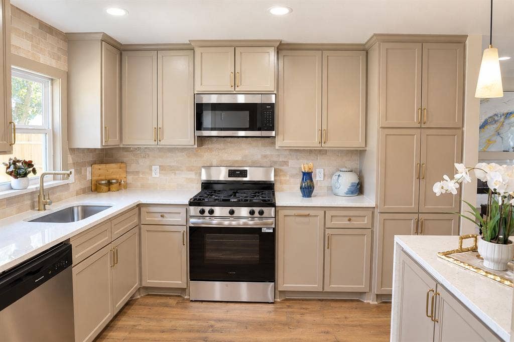 2219 Morgan Street, Irving, TX 75062
