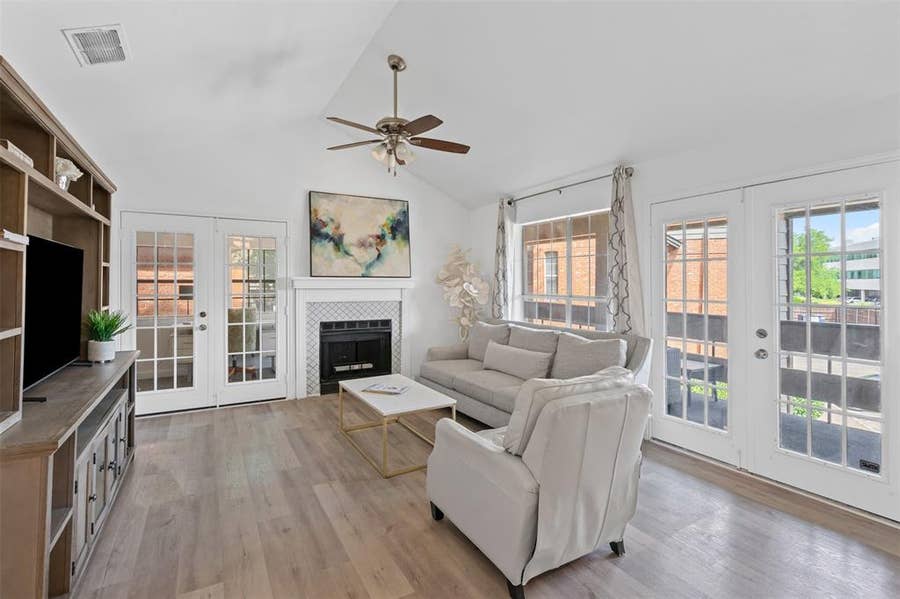 Property photo for 252 Jefferson Parkway, Fort Worth, TX