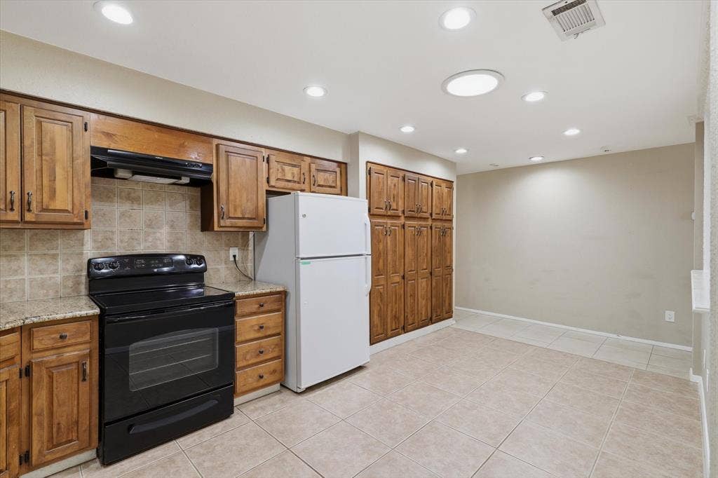 2906 Hazelwood Drive, Garland, TX 75044 2906 Hazelwood Drive, Garland, TX 75044