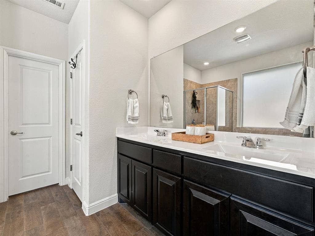 1505 Seabiscuit Drive, Granbury, TX 76049