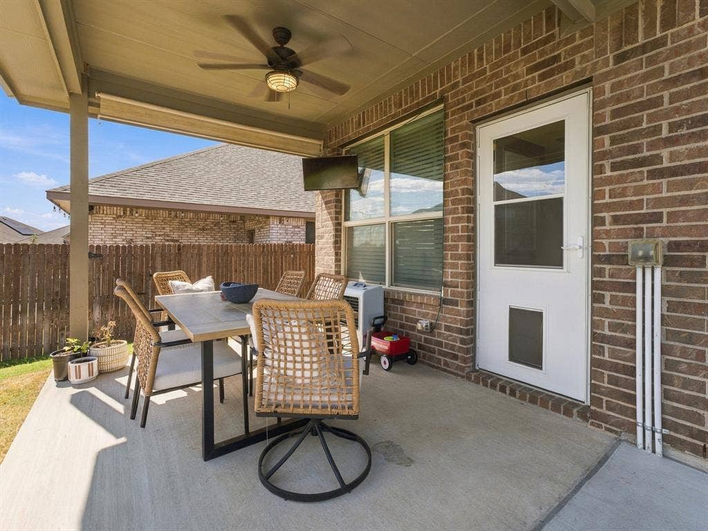 1505 Seabiscuit Drive, Granbury, TX 76049