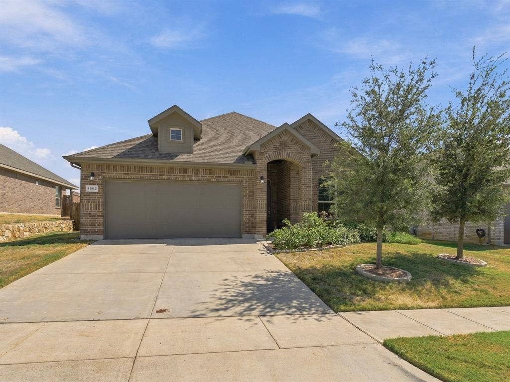 1505 Seabiscuit Drive, Granbury, TX 76049