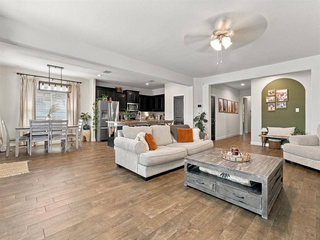 1505 Seabiscuit Drive, Granbury, TX 76049