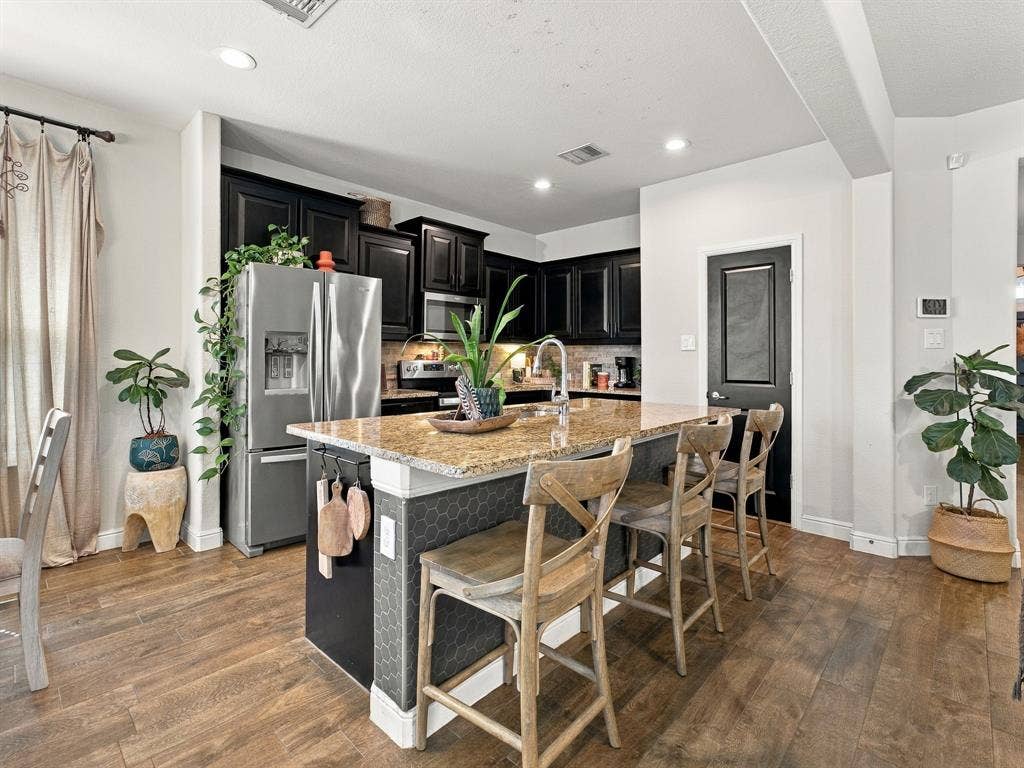 1505 Seabiscuit Drive, Granbury, TX 76049