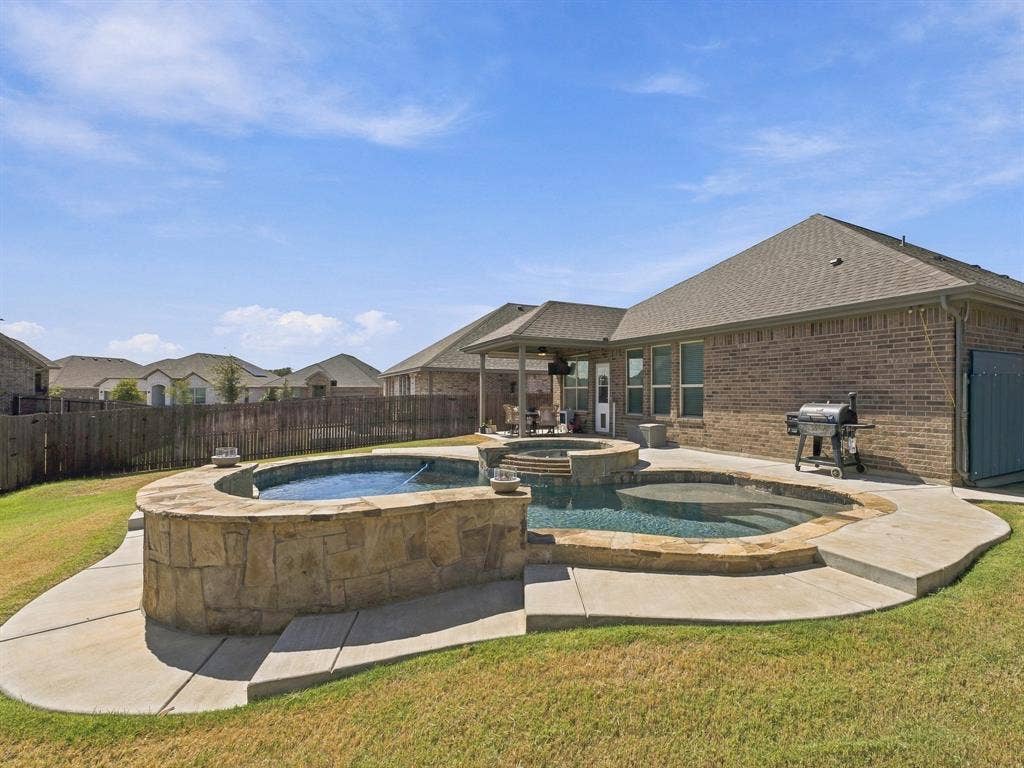1505 Seabiscuit Drive, Granbury, TX 76049