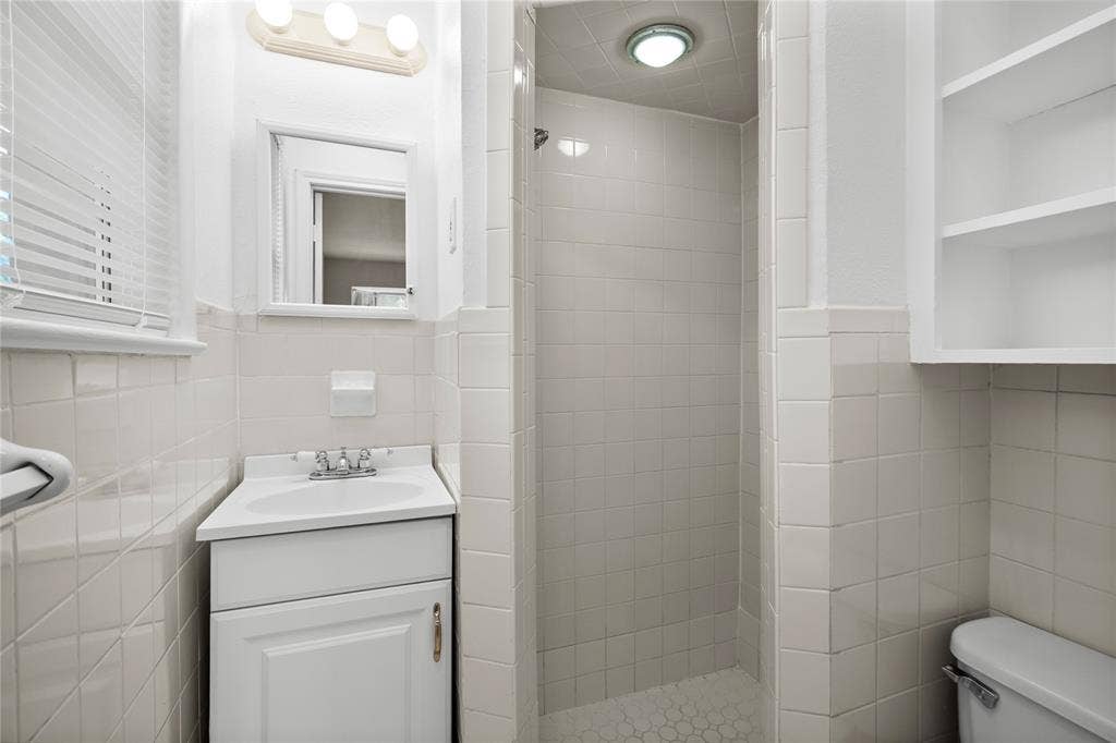6439 Fisher Road, Dallas, TX 75214 6439 Fisher Road, Dallas, TX 75214