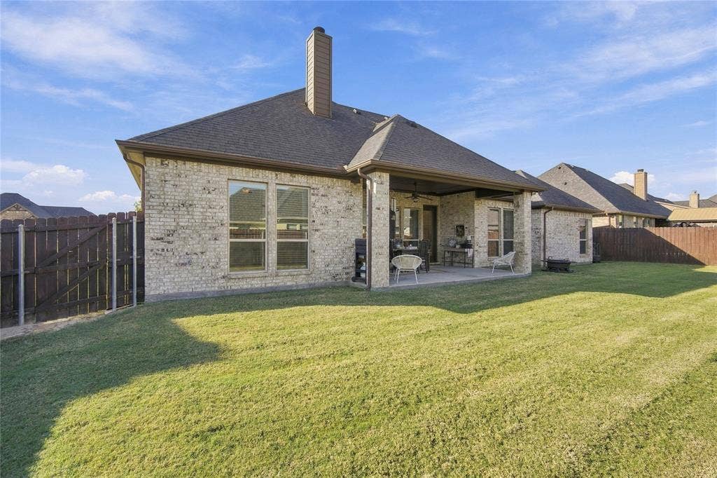 105 Piper Parkway, Waxahachie, TX 75165