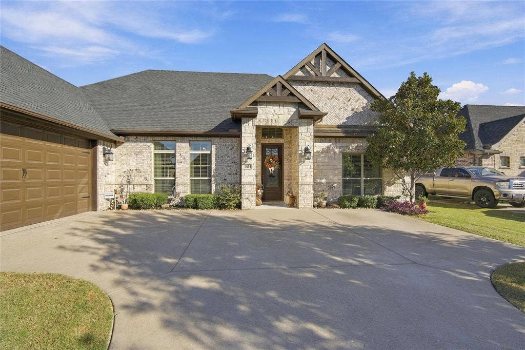 105 Piper Parkway, Waxahachie, TX 75165