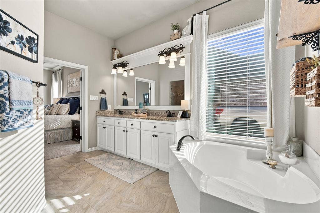 105 Piper Parkway, Waxahachie, TX 75165