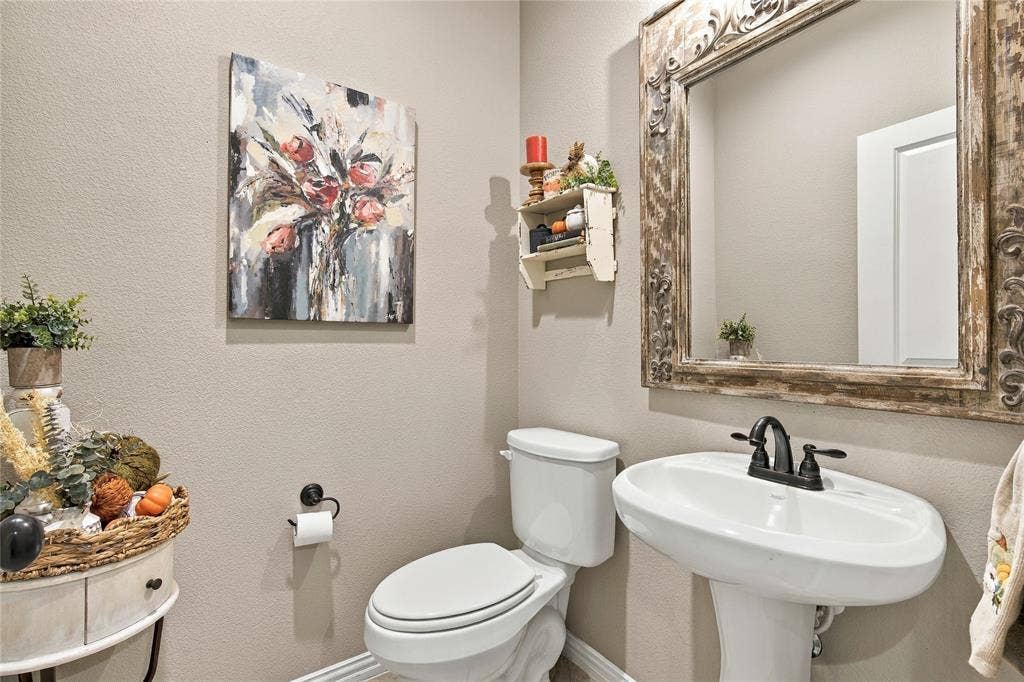 105 Piper Parkway, Waxahachie, TX 75165