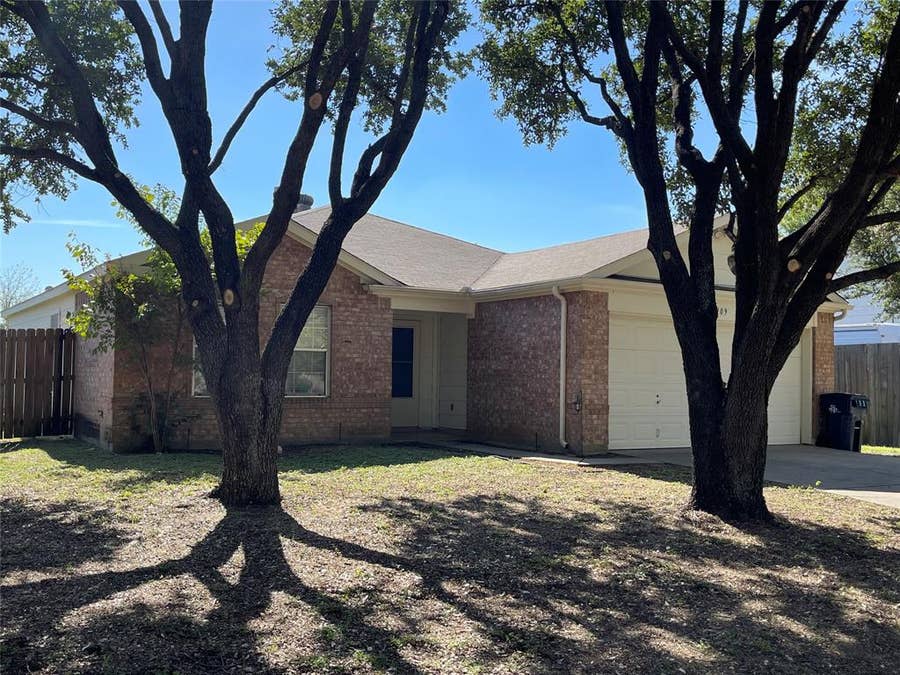Property photo for 909 Greenbend Drive, Denton, TX