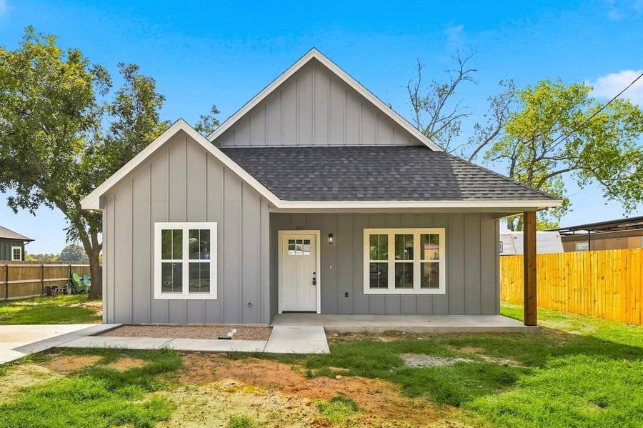 Property photo for 407 Bass Street, Bridgeport, TX