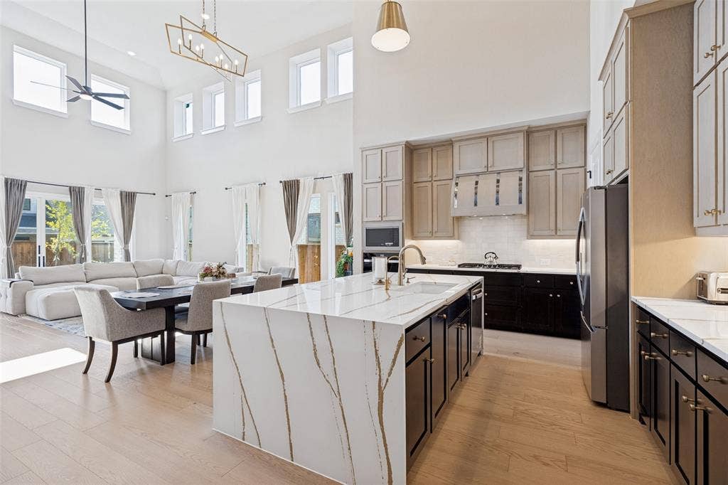 9282 Spindletree Drive, Frisco, TX 75035 9282 Spindletree Drive, Frisco, TX 75035