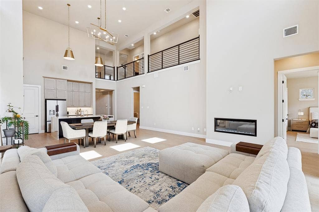 9282 Spindletree Drive, Frisco, TX 75035 9282 Spindletree Drive, Frisco, TX 75035
