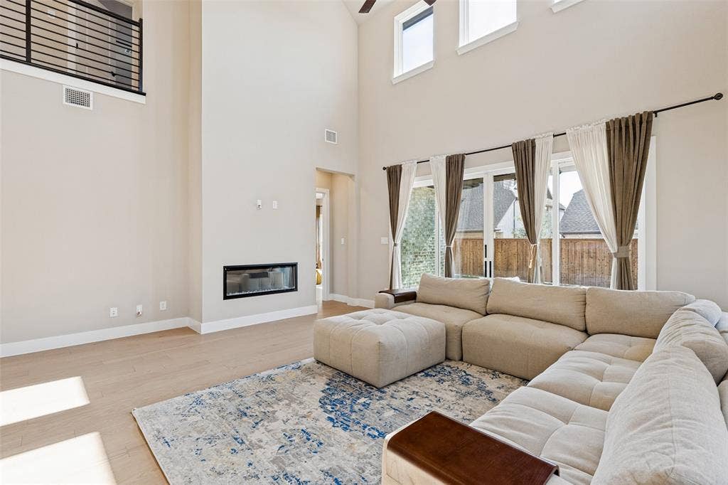 9282 Spindletree Drive, Frisco, TX 75035 9282 Spindletree Drive, Frisco, TX 75035