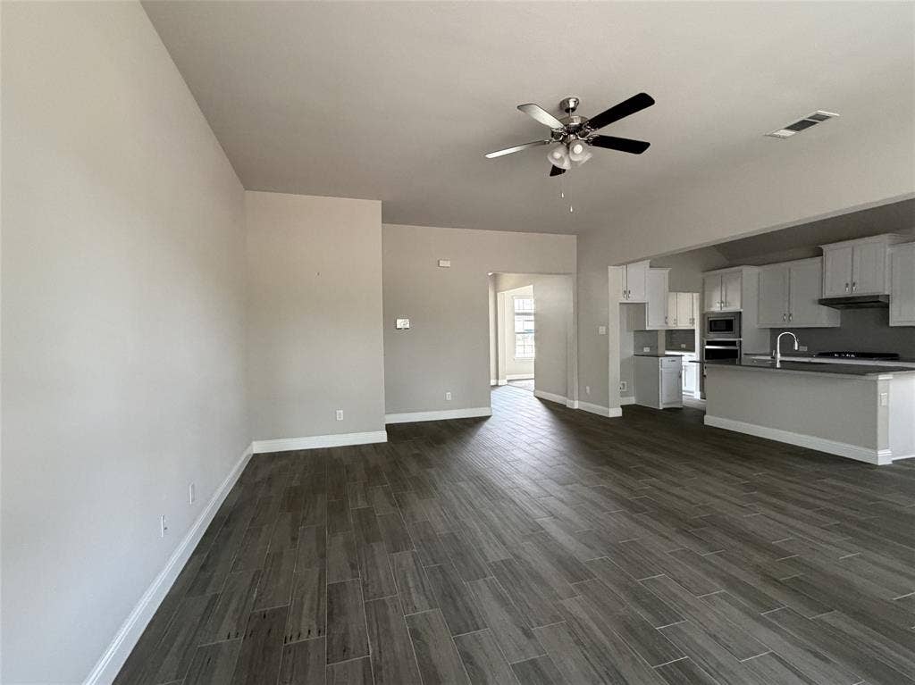 3728 Walnut Ridge Drive, Grand Prairie, TX 76065 Open floorplan provides a plethora of home decorating options.