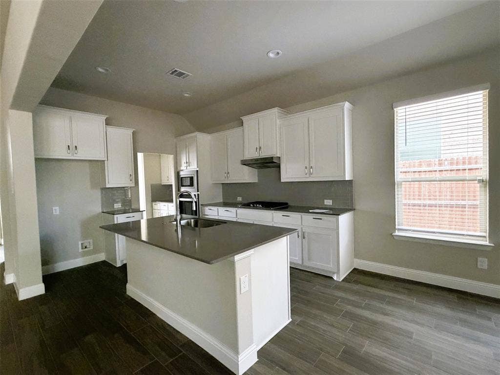 3728 Walnut Ridge Drive, Grand Prairie, TX 76065 Or pull up a stool and visit with the resident chef during meal prep.