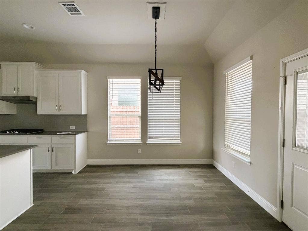 3728 Walnut Ridge Drive, Grand Prairie, TX 76065 Enjoy informal meals or quiet conversations in the breakfast area.