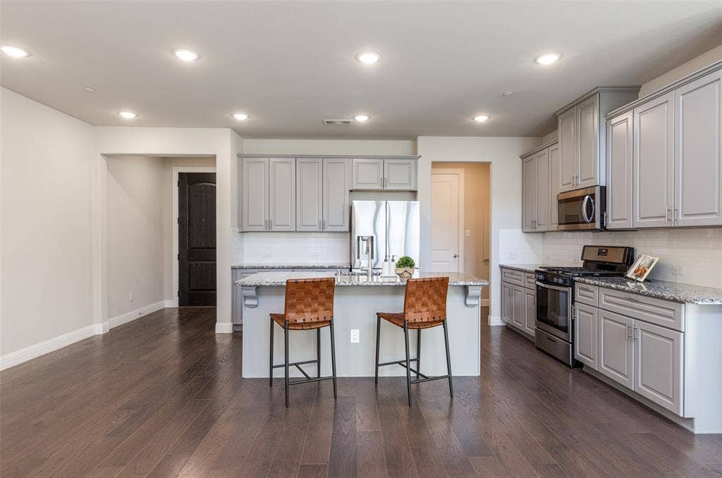 4580 Titus Circle, Plano, TX 75024 4580 Titus Circle, Plano, TX 75024