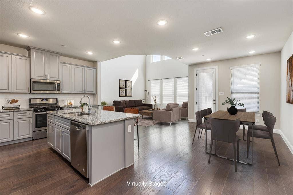 4580 Titus Circle, Plano, TX 75024 4580 Titus Circle, Plano, TX 75024