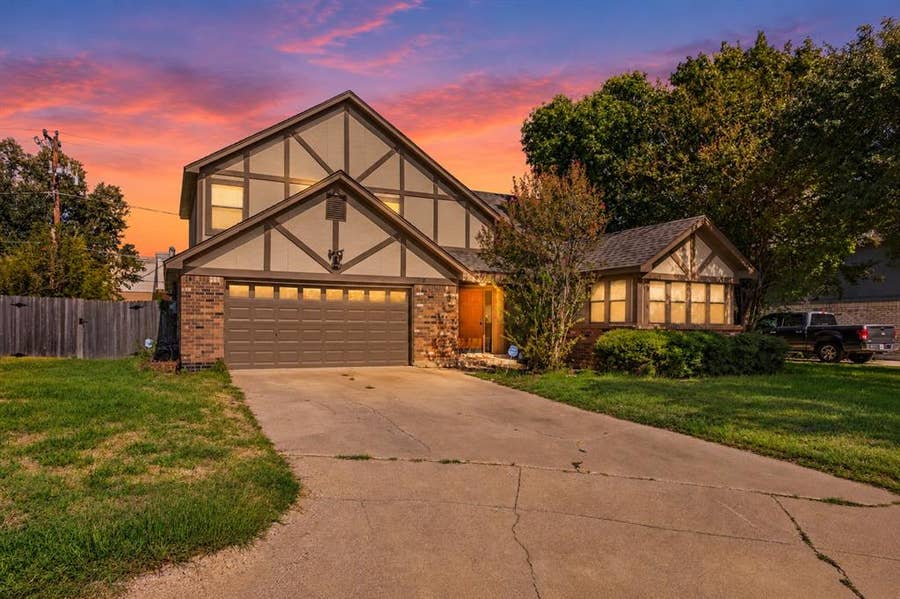Property photo for 1107 Port Au Prince Drive, Arlington, TX