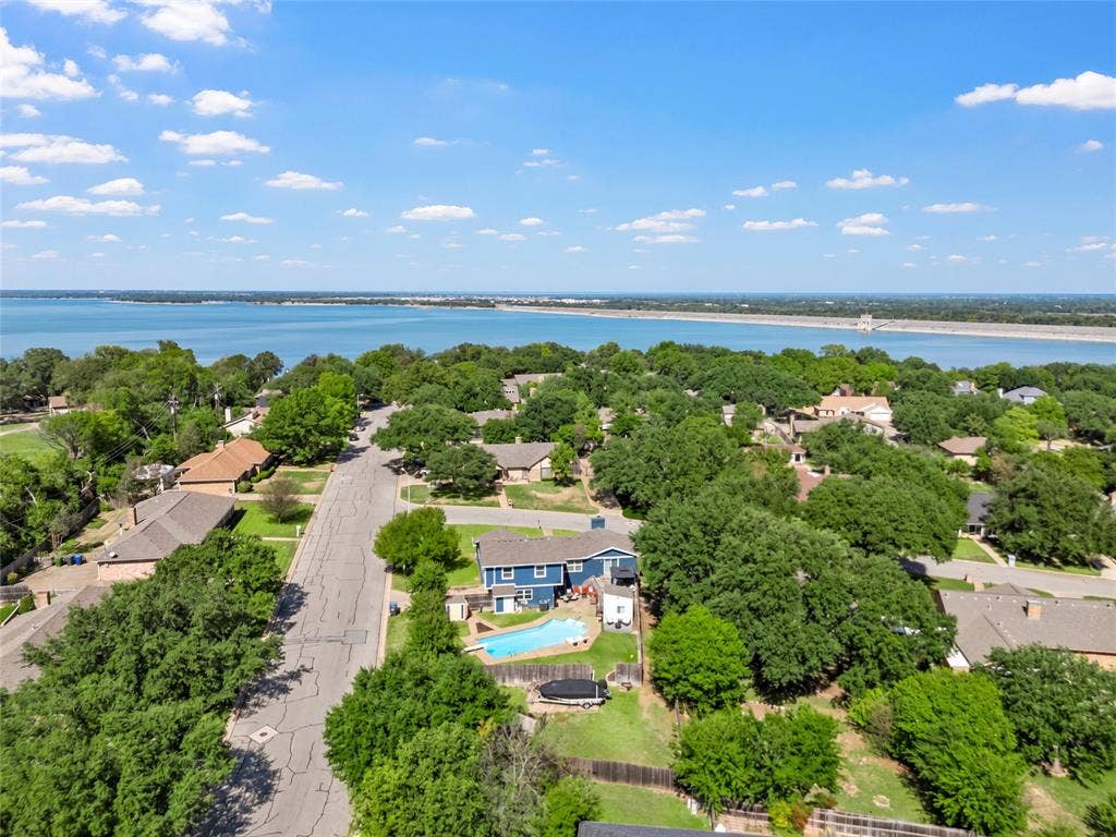 4324 Green Point Drive, Waco, TX 76710 4324 Green Point Drive, Waco, TX 76710