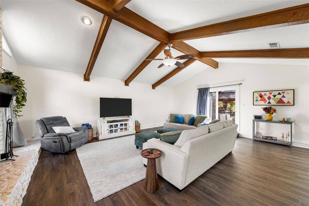 4324 Green Point Drive, Waco, TX 76710 4324 Green Point Drive, Waco, TX 76710