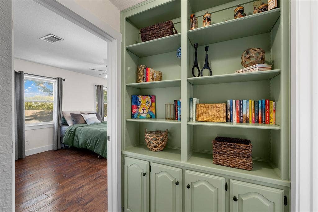 4324 Green Point Drive, Waco, TX 76710 4324 Green Point Drive, Waco, TX 76710