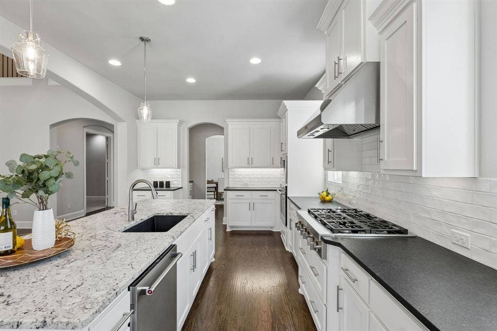 2111 Longmont Lane, Prosper, TX 75078 2111 Longmont Lane, Prosper, TX 75078