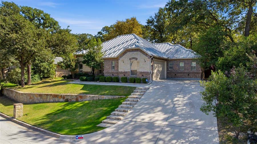 Property photo for 428 Lake Terrace Drive, Azle, TX