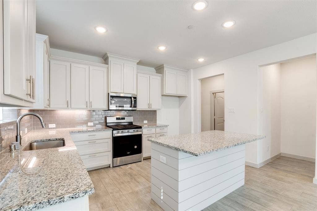 4883 Ellie Lane, Fairview, TX 75069