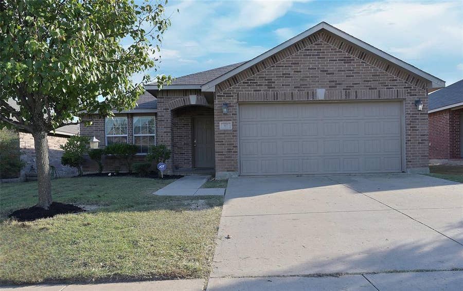 Property photo for 317 Chalkstone Drive, Fort Worth, TX