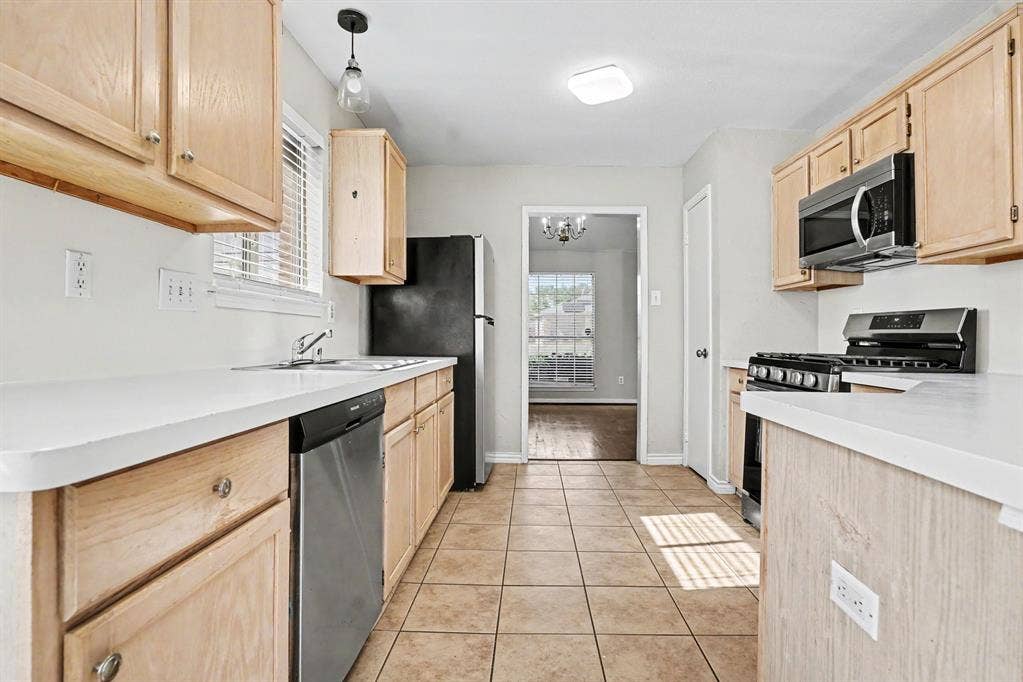 2604 Creek Crossing Road, Mesquite, TX 75181 2604 Creek Crossing Road, Mesquite, TX 75181