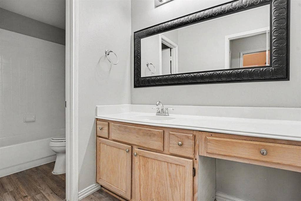2604 Creek Crossing Road, Mesquite, TX 75181 2604 Creek Crossing Road, Mesquite, TX 75181