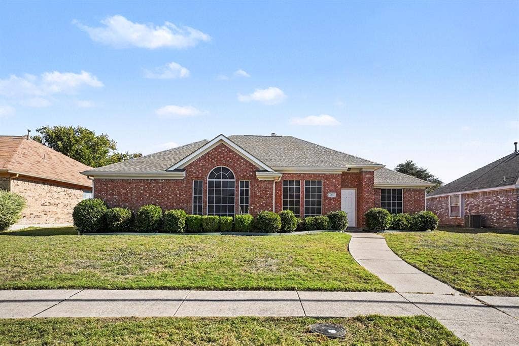 2604 Creek Crossing Road, Mesquite, TX 75181 2604 Creek Crossing Road, Mesquite, TX 75181