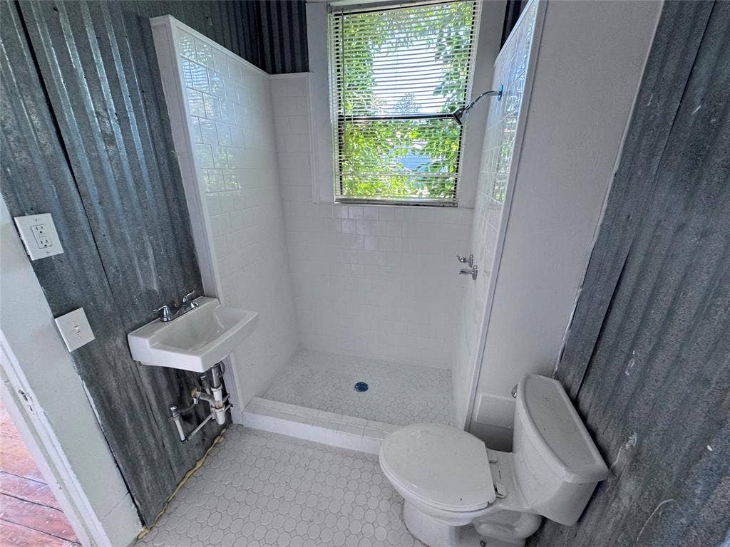 411-A N Tyler Street, Dallas, TX 75208 411-A N Tyler Street, Dallas, TX 75208
