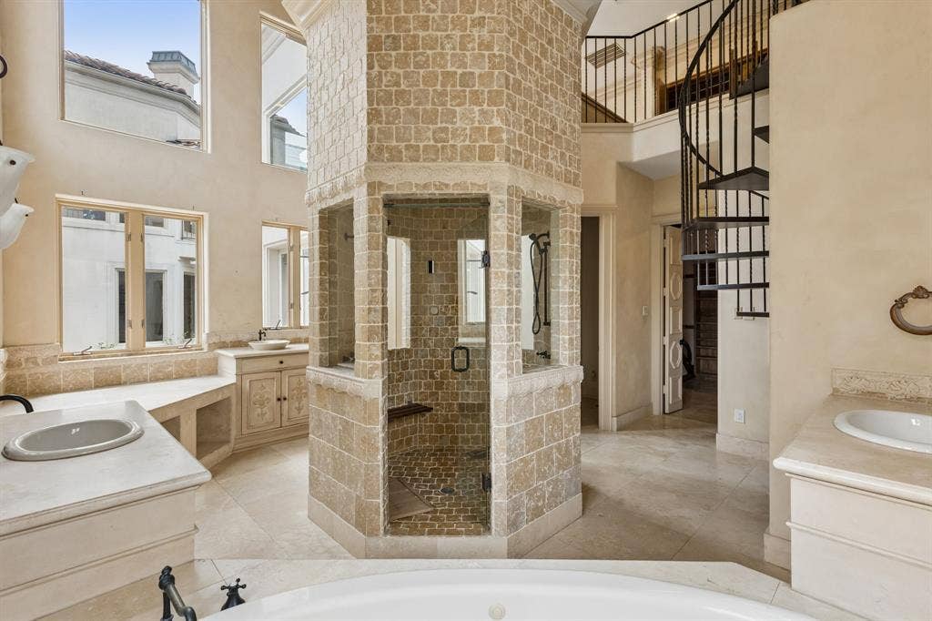 6917 Forest Glen Drive, Dallas, TX 75230 6917 Forest Glen Drive, Dallas, TX 75230