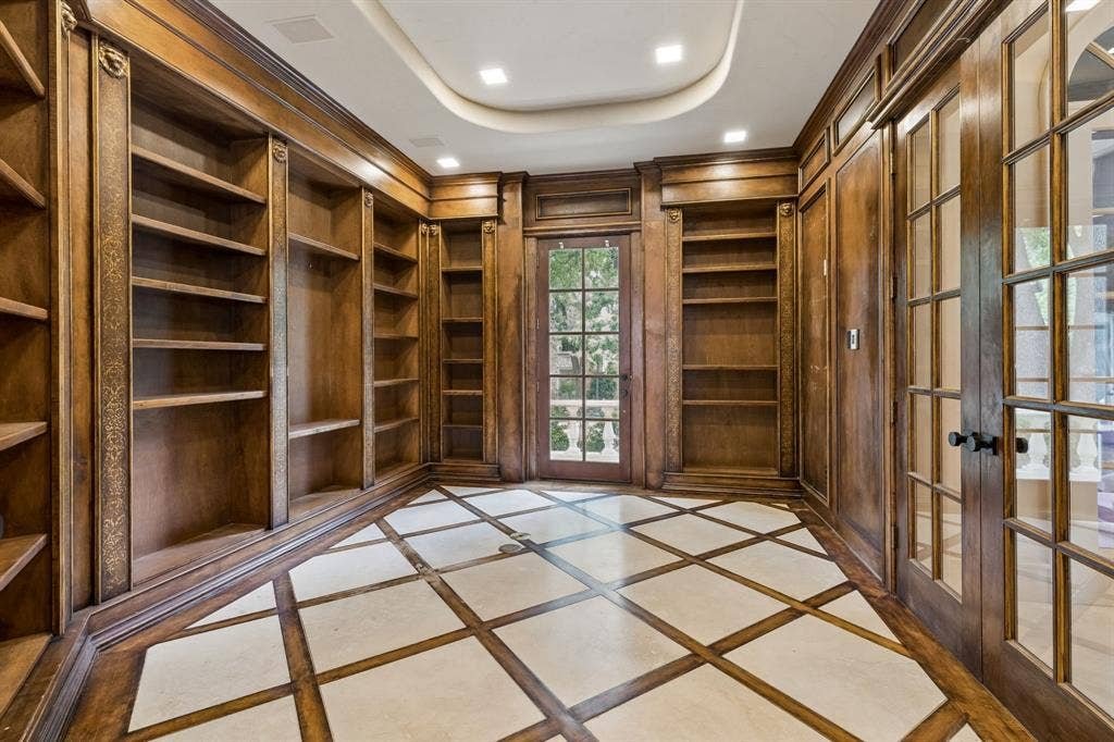 6917 Forest Glen Drive, Dallas, TX 75230 6917 Forest Glen Drive, Dallas, TX 75230