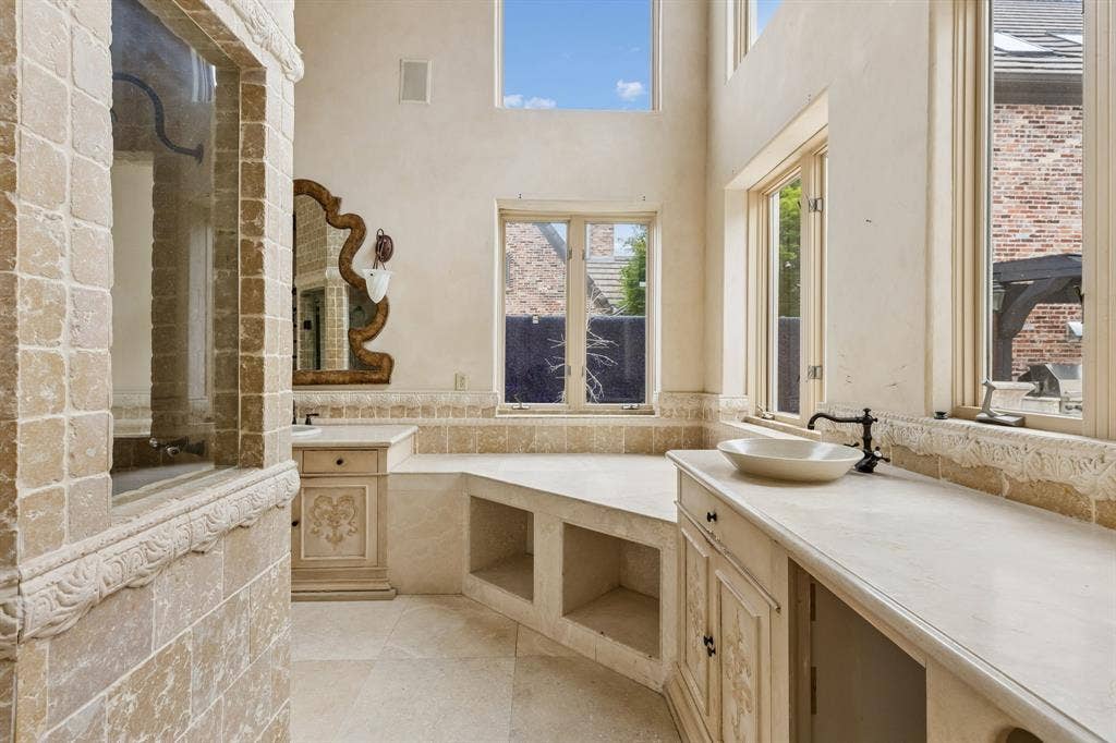 6917 Forest Glen Drive, Dallas, TX 75230 6917 Forest Glen Drive, Dallas, TX 75230