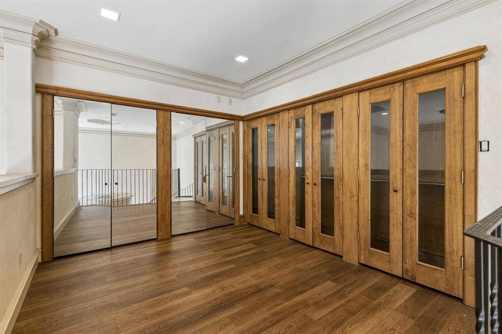 6917 Forest Glen Drive, Dallas, TX 75230 Closet on second floor of primarty bath